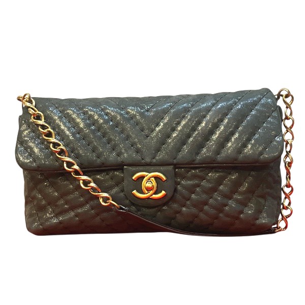 シャネル シェブロン Vステッチ チェーン ショルダーバッグ